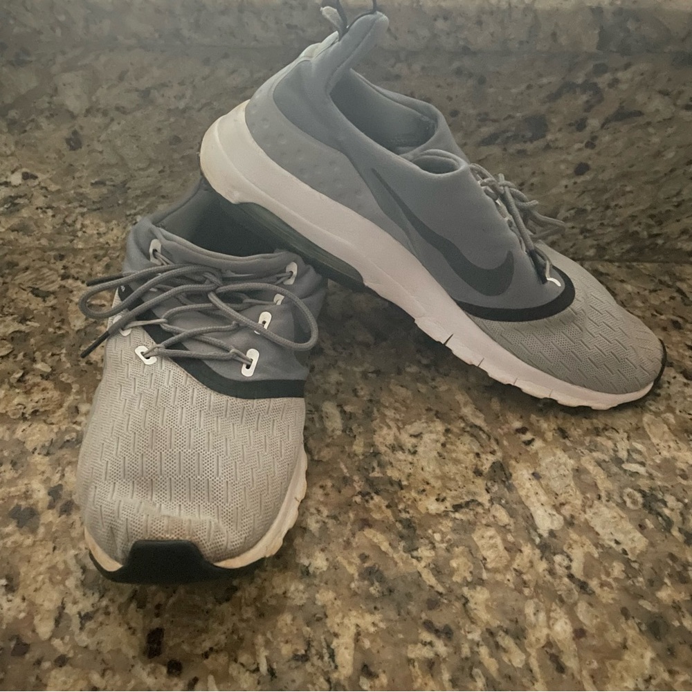Nike Air Max Motion Racer 2 Size 11